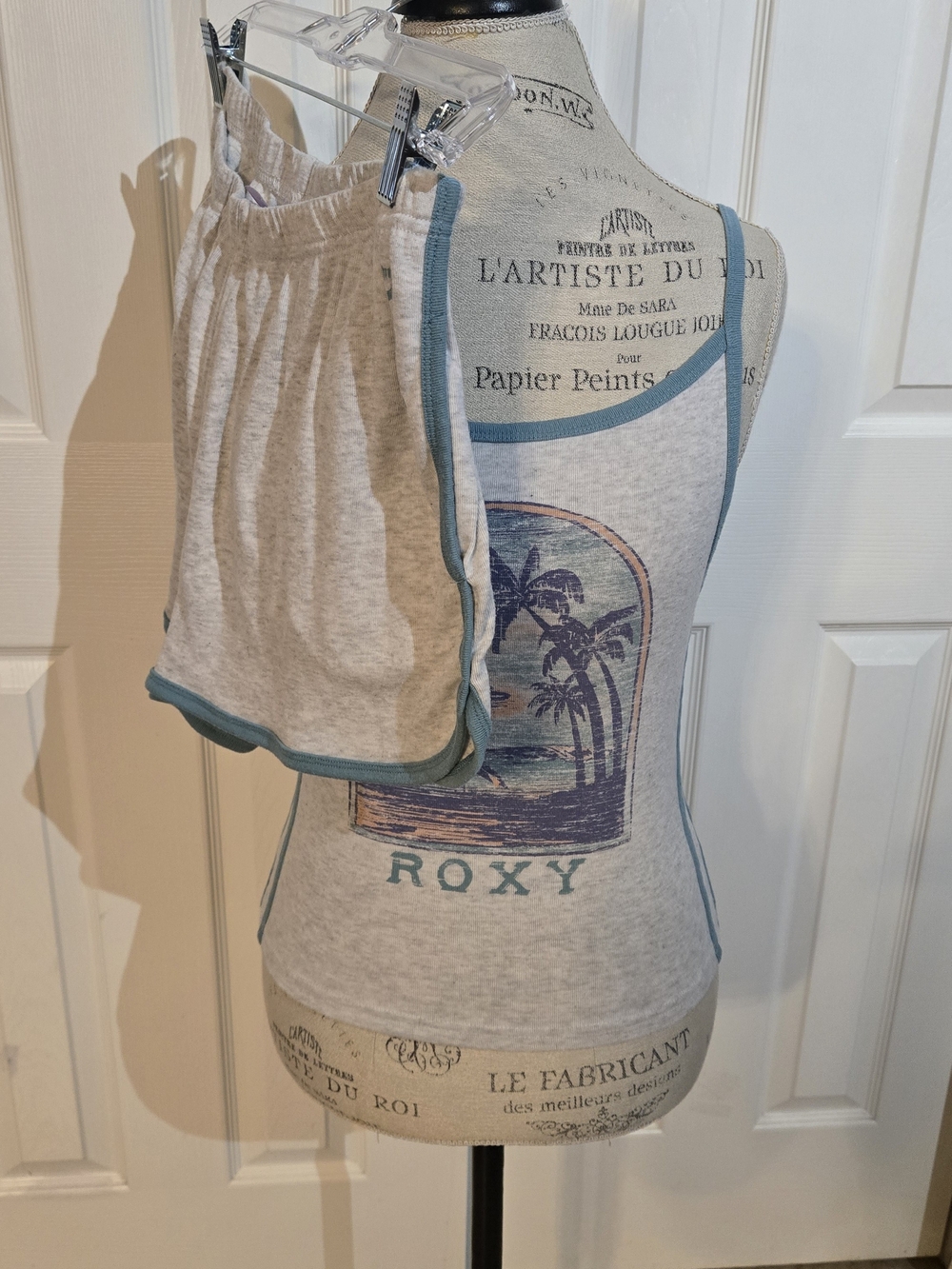 Roxy Women's Gray Tank Top with Teal Trim Shorts